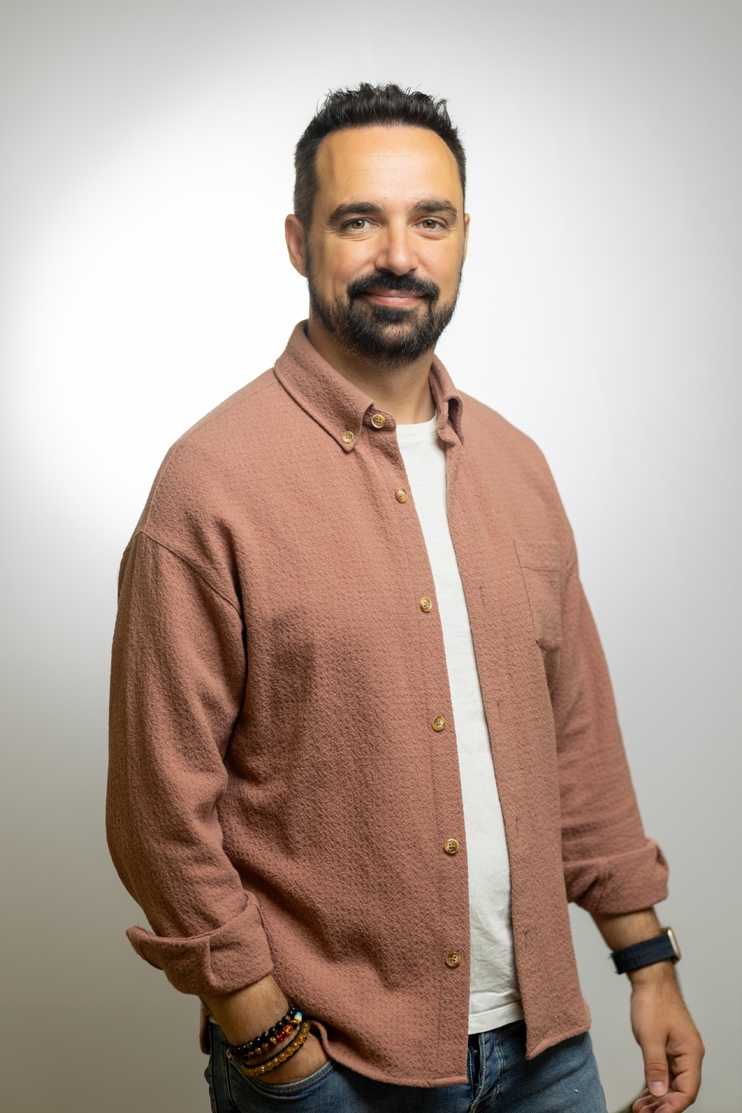 Pour Vincent Soulet, les radios de proximité disposent d’une carte majeure à jouer grâce aux outils qui permettent de produire plus vite et à moindre coût. Photo : Natacha Gonzalez