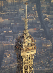 Le sommet de la Tour et ses antennes © TDF
