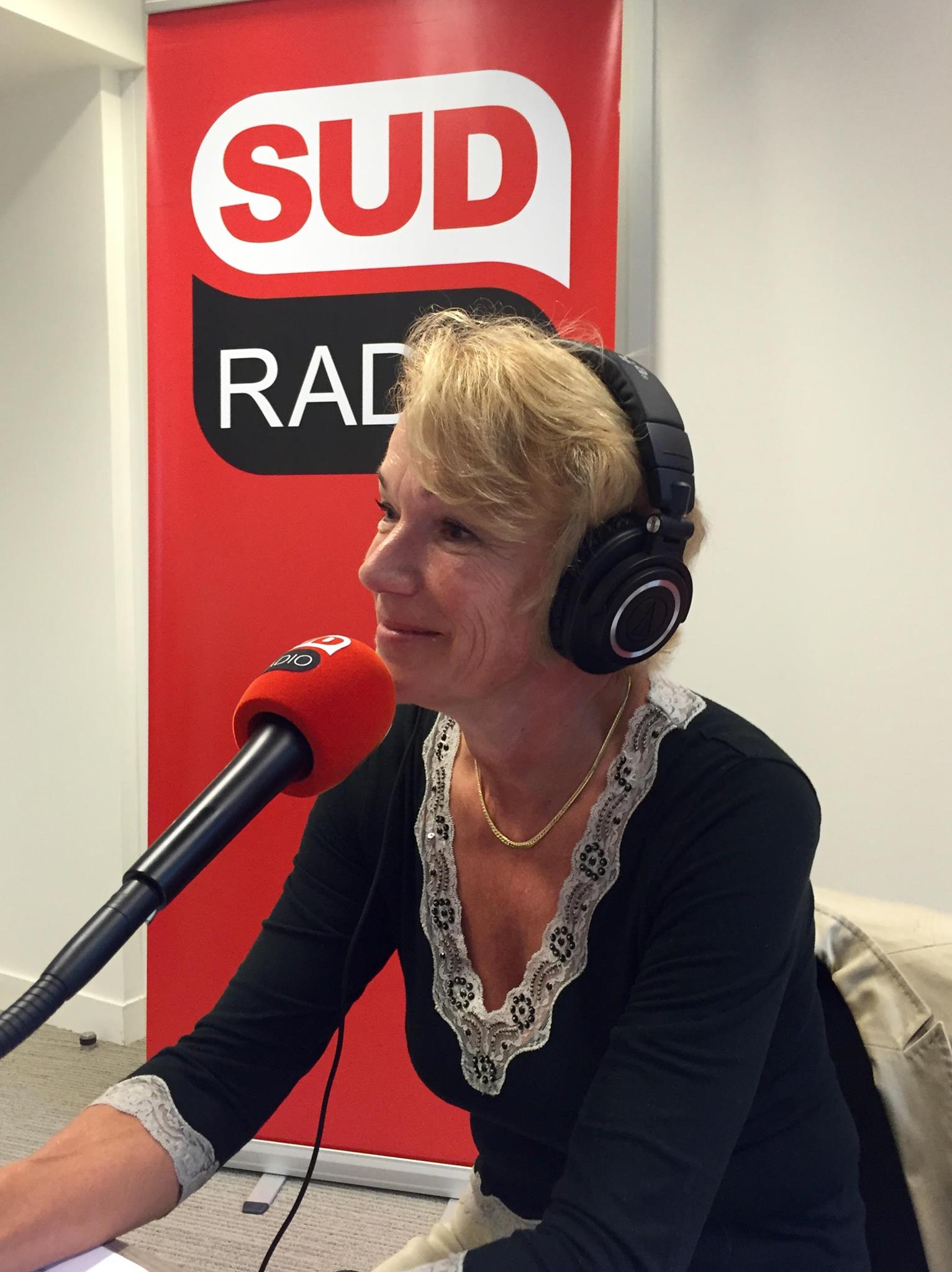 Brigitte Lahaie sur Sud Radio. Crédit photo © Maniacom Group