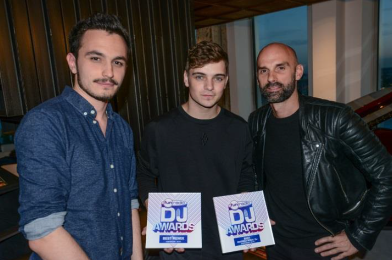 JB et Sébastien Joseph, directeur des programmes de Fun Radio, ont remis ses Awards 2016 à Martin Garrix