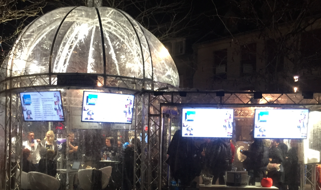 Sous un igloo, France Bleu Champagne-Ardenne s'est installée au marché de Noël de Reims