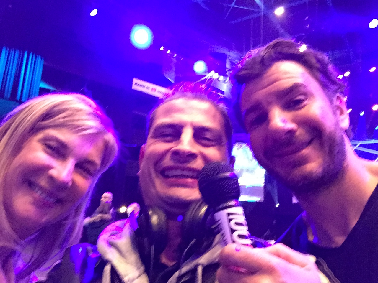 L'animateur de 100% Wilfried Penela, bien entouré