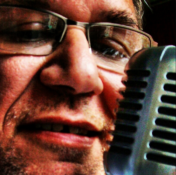 Speed Consulting : quelle est la différence entre un réseau national et une radio locale ?