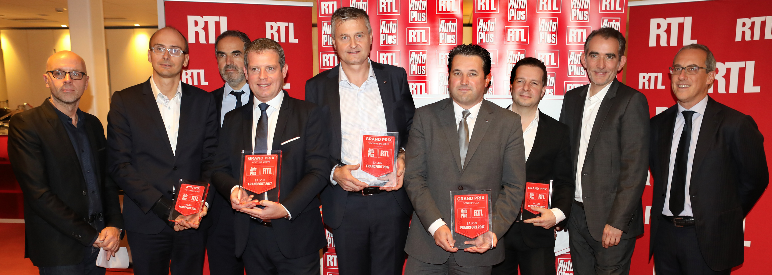 Laurent Chiapello (Auto Plus), David Bucher (Jaguar), Christopher Baldelli (RTL), Antoine WEIL (Volkswagen), François Mariotte (Dacia Duster), Vincent Salimon (BMW), Etienne Menant (Citroën), Christophe Bourroux (RTL) et Tommaso Albinati (Mondadori) © Fred Bukajlo/Sipa Press