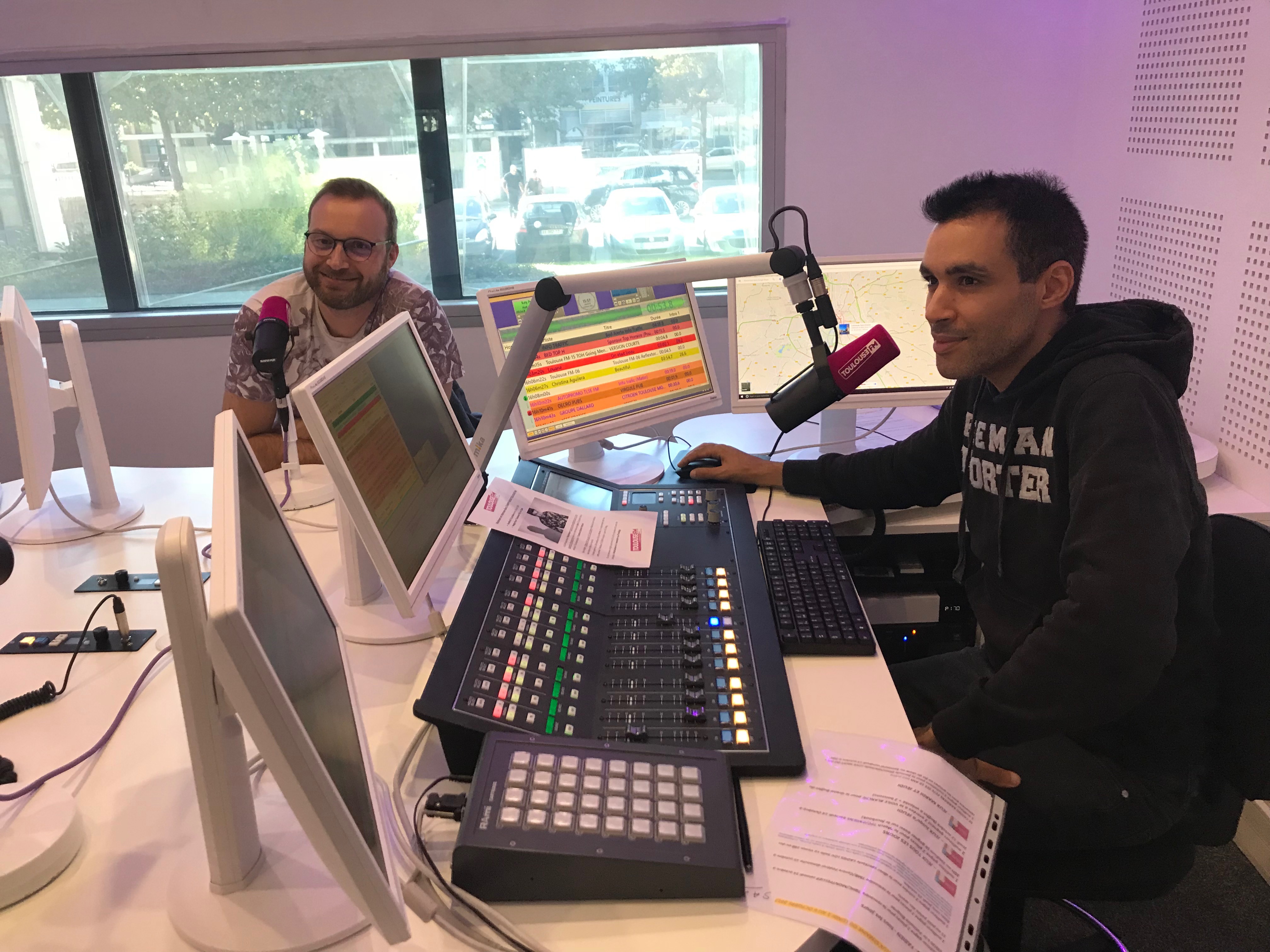 Les animateurs de Toulouse FM disposent d'un nouvel équipement plus compact / Photo François QUAIREL