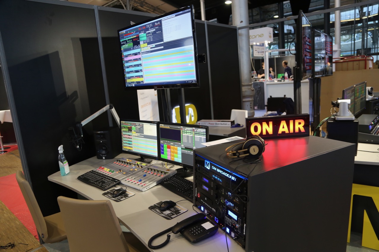 Les passionnés de micros, de consoles, d'écrans tactiles, d'émetteurs, d'enregistreurs... vont être rassasiés jusqu'à samedi © Serge Surpin / La Lettre Pro