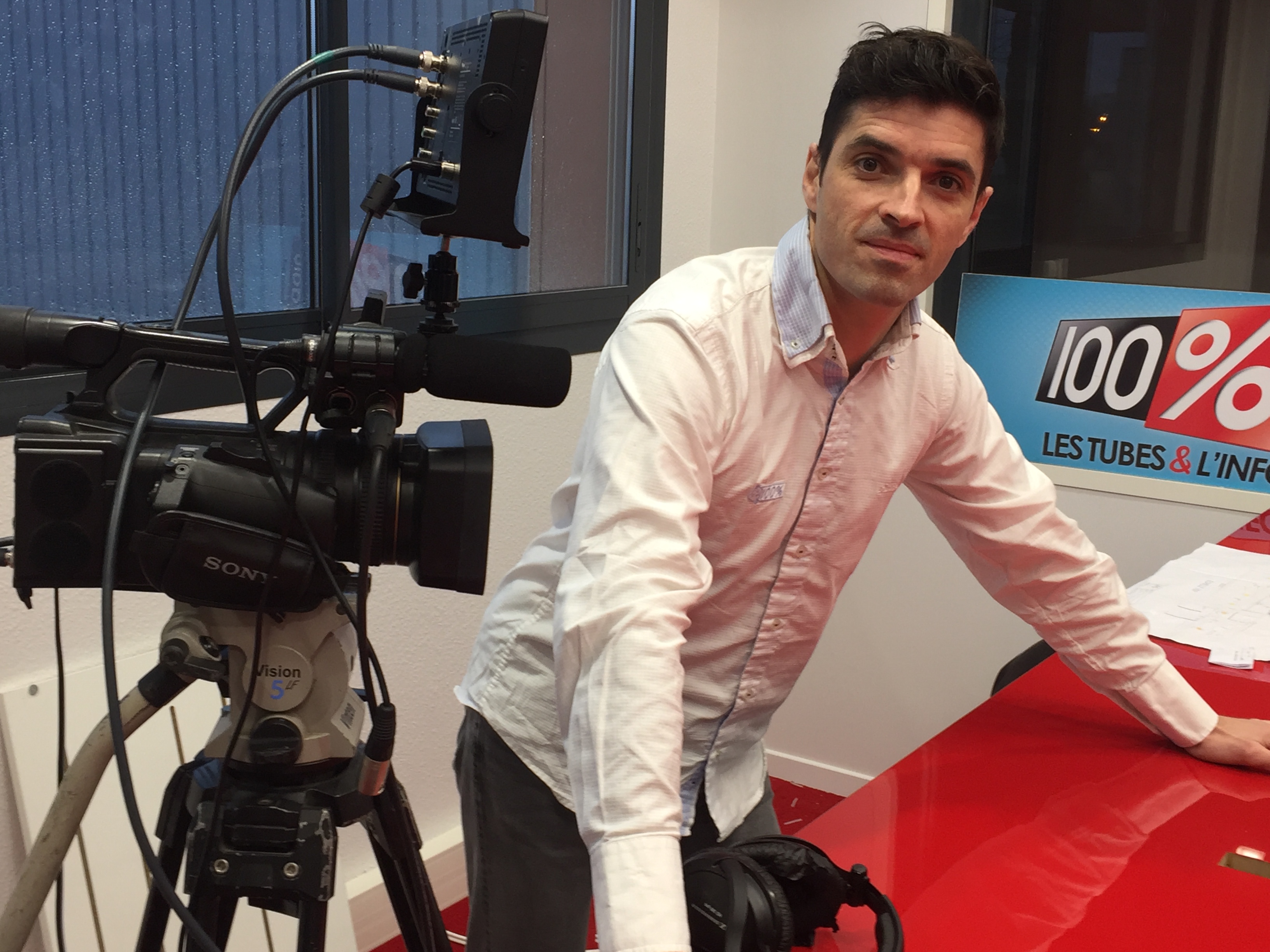 Brice Vidal est journaliste à 100%, il est aussi un collaborateur régulier à La Lettre Pro de la Radio