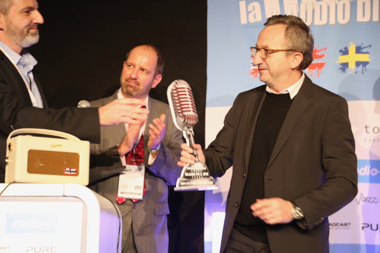 Au Salon de la Radio 2018, Jacques Expert a reçu le Grand Prix "Radio de l'année" pour RTL © Serge Surpin / La Lettre Pro