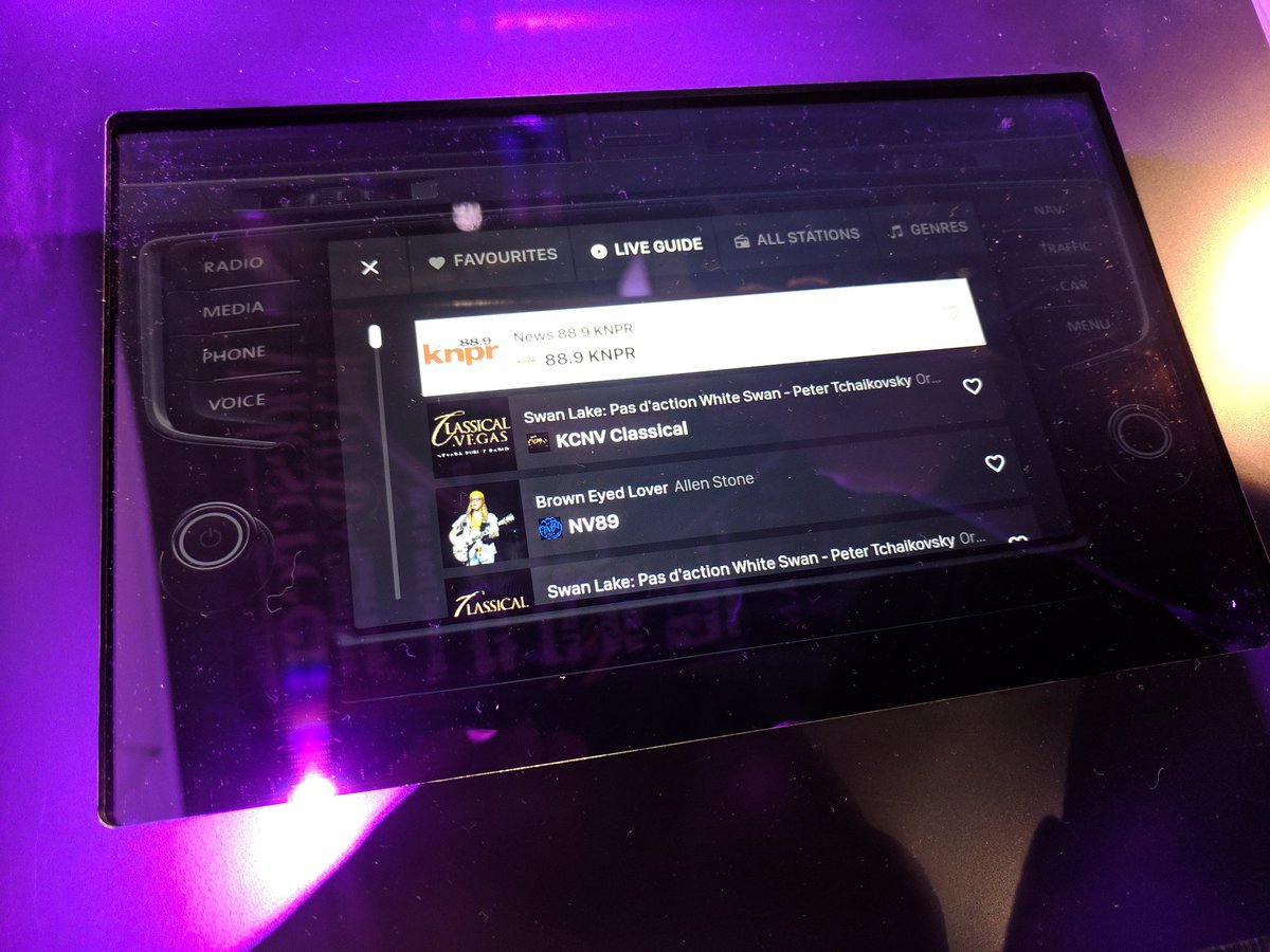 RadioDNS consulte les radios et les constructeurs d'automobiles