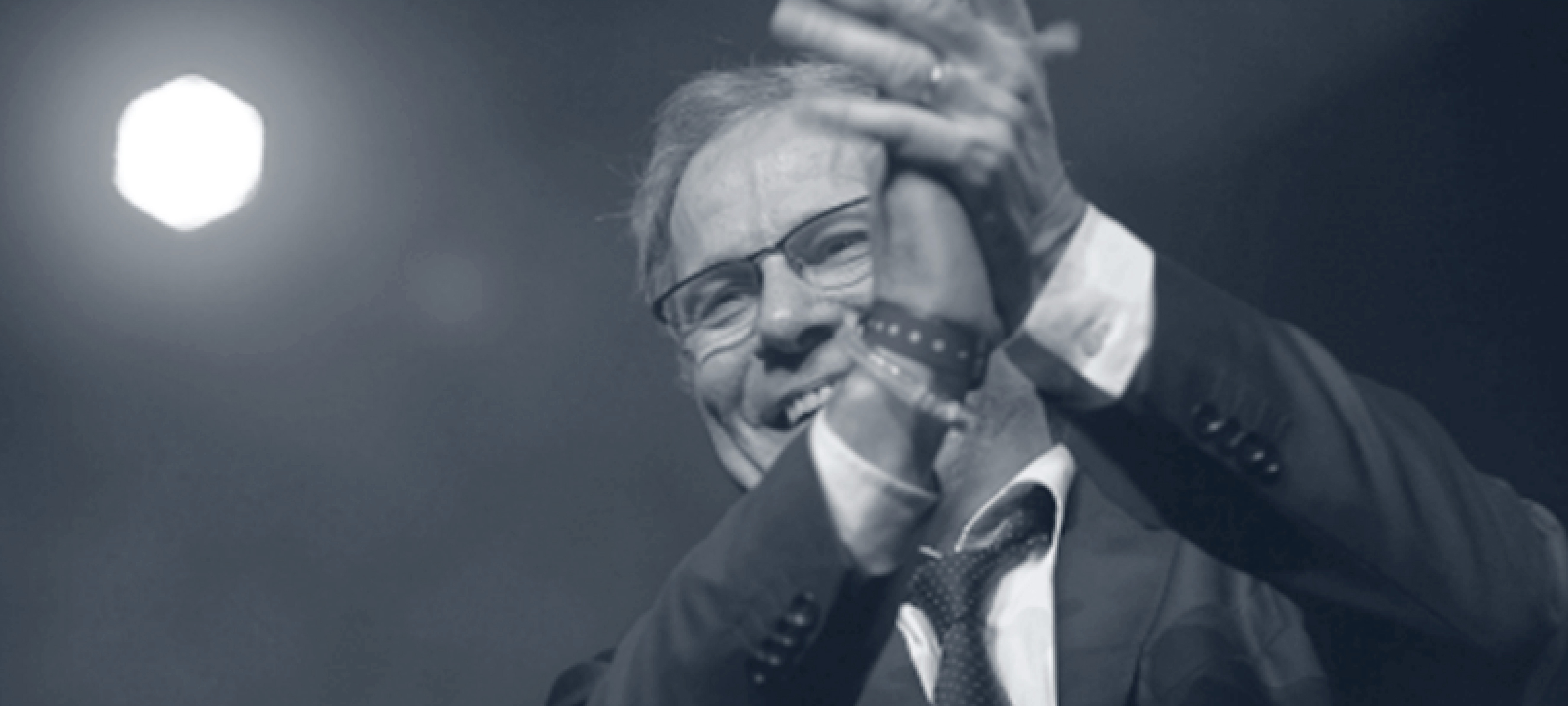 Décédé le 24 avril 2013 à Paris, Philippe Chaffanjon avait notament été directeur général adjoint de Radio France, responsable du réseau France Bleu.