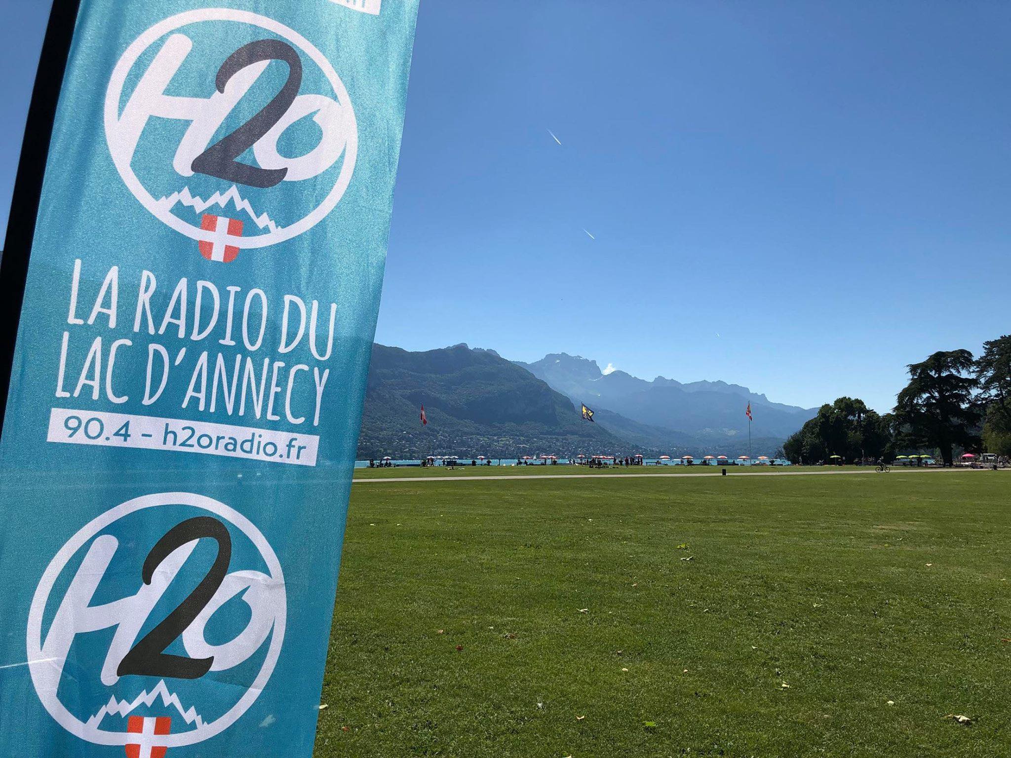 Créée en novembre 2017, H2O réunit déjà 8 000 auditeurs chaque jour, autour du lac d’Annecy (Médiamétrie, Public des Associatives, janv.-juin 2019). © D.R.