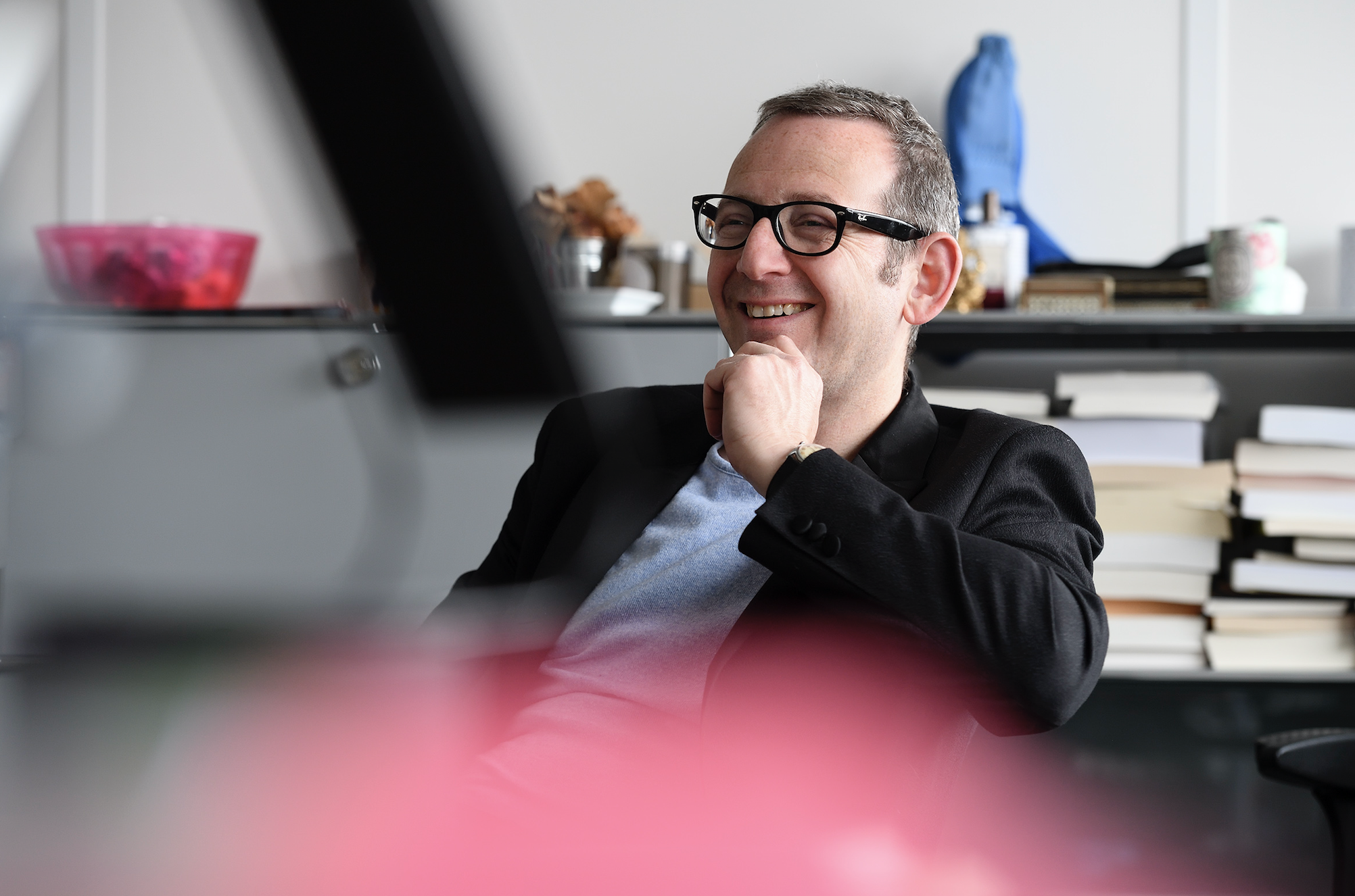 Guillaume Erner présente Les Matins de France Culture, mais il est aussi... docteur en sociologie. © Radio France/Christophe Abramowitz