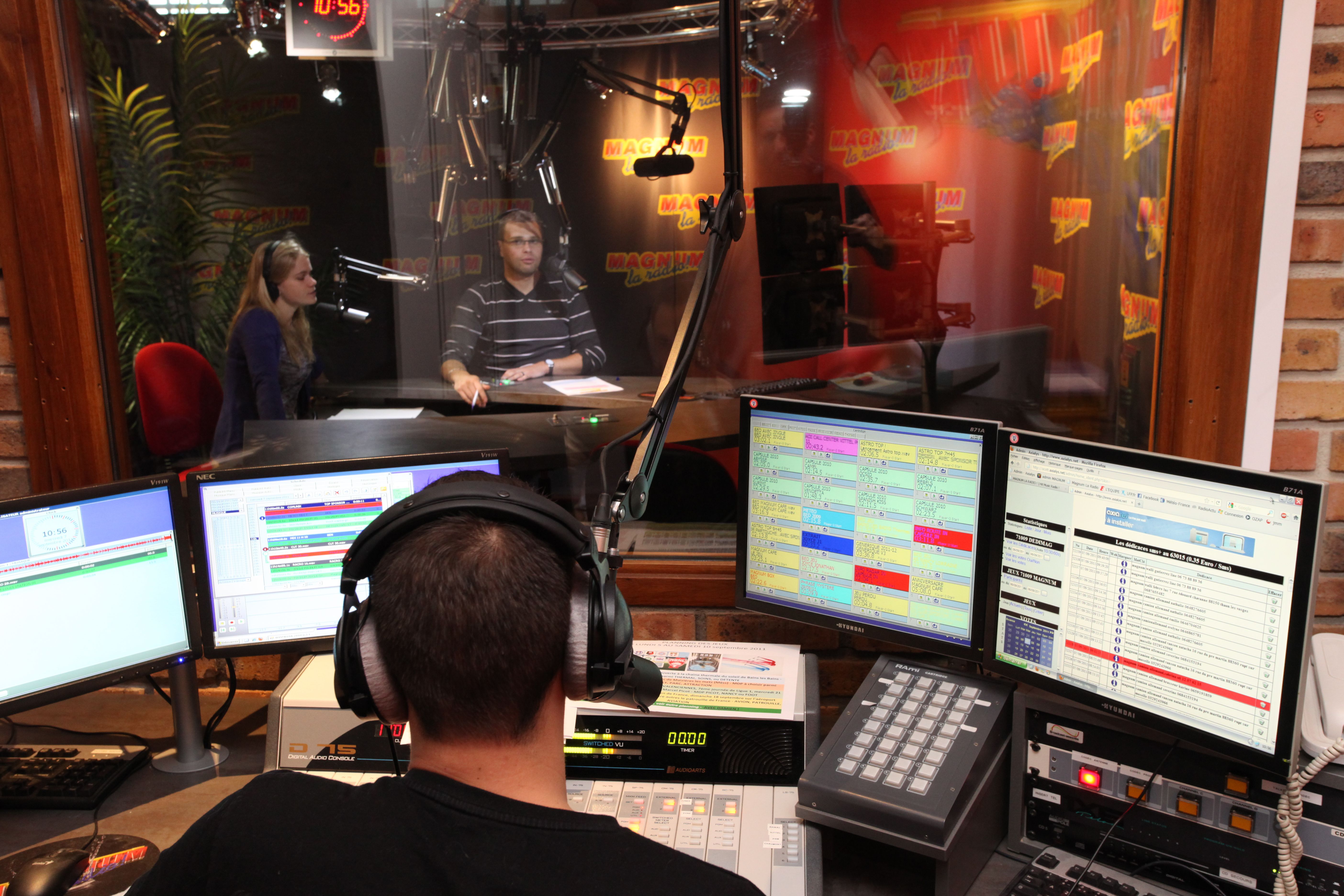 Au cœur des studios de Magnum La Radio. ® Magnum La Radio.