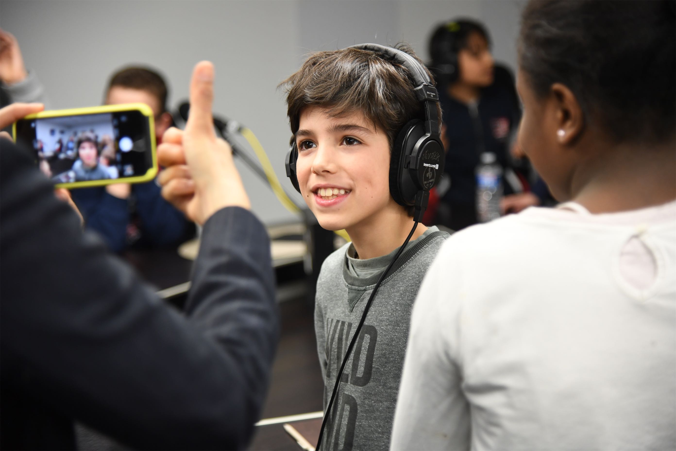 Pour Estelle Faure : "C'est aussi notre mission de journaliste que de s'adresser aux enfants !" © Radio France/Christophe Abramowitz.