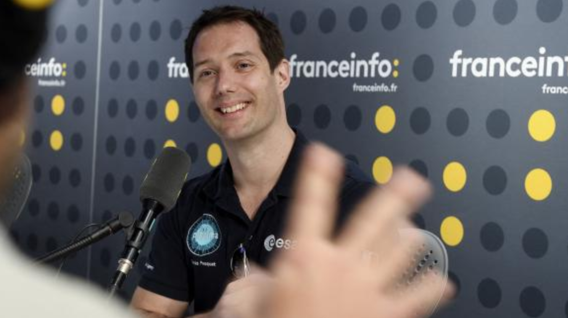 Thomas Pesquet dans les studios de franceinfo, en 2017 © Christophe Abramowitz - Radio France