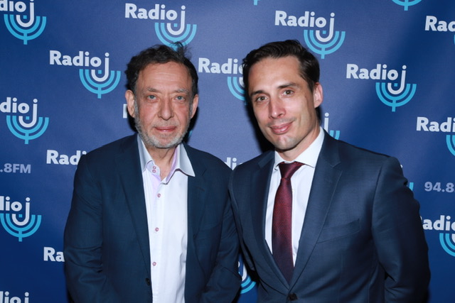 Marc Eisenberg, actionnaire Radio J et Jean-Baptiste Djebarri, ministre délégué chargé des Transports