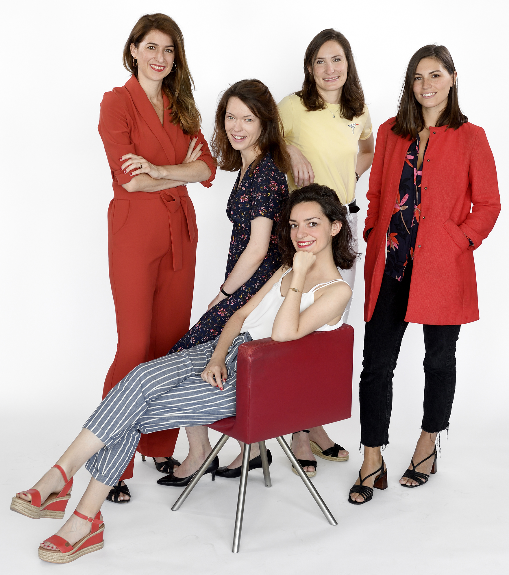 De gauche à droite : Saskia de Ville, Aurélie Moreau, Elsa Fottorino, Marjolaine Portier-Kaltenbach. Assise : Charlotte Landru-Chandès