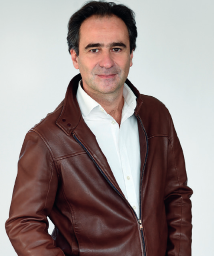 Jean-Emmanuel Casalta est le directeur du réseau local de Radio France