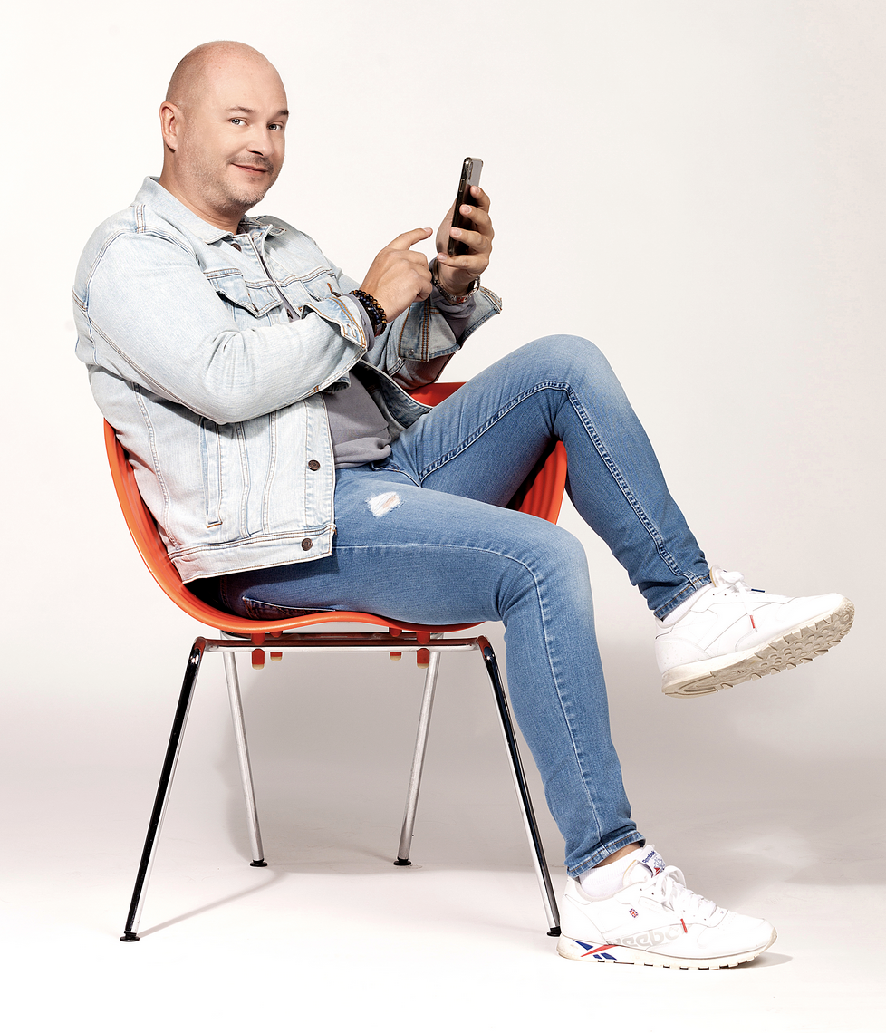 Le 30 août, Cauet rempile pour une nouvelle saison sur NRJ. © Be Aware.