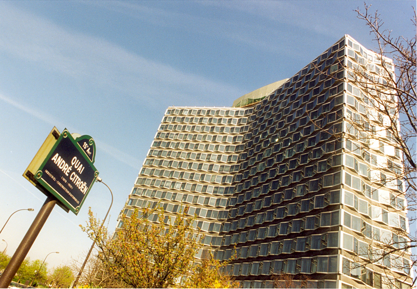 La Tour Mirabeau, siège du CSA © P. Tourneboeuf