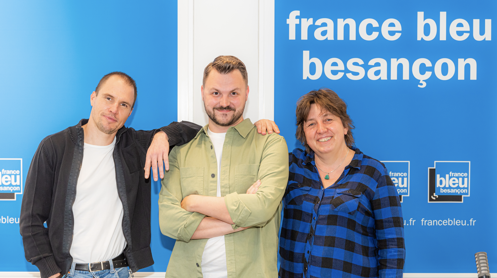 De gauche à droite : Dimitri Imbert (journaliste), Pol Laurent (animateur) et Marion Streicher (journaliste), l'équipe de la matinale de France Bleu Besançon © William B