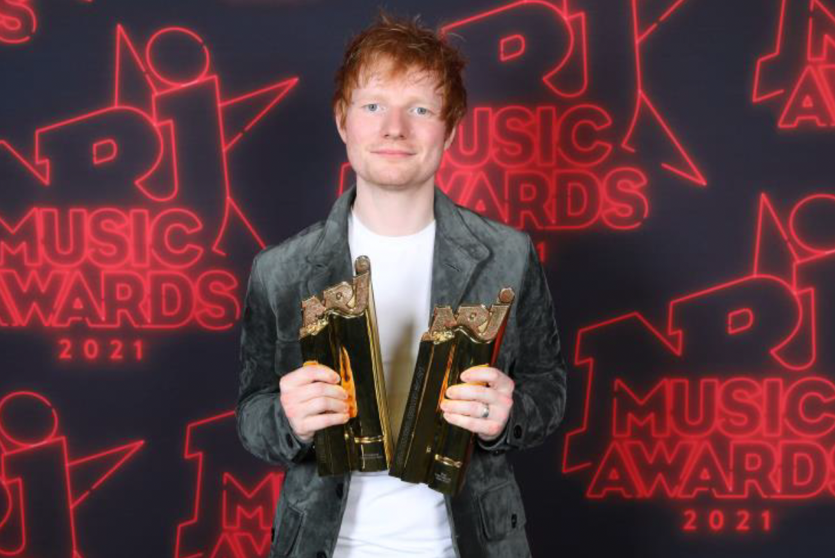 Deux trophées pour Ed Sheeran, celui de l'Artiste masculin international de l’année et celui de la Chanson internationale de l’année © SIPA