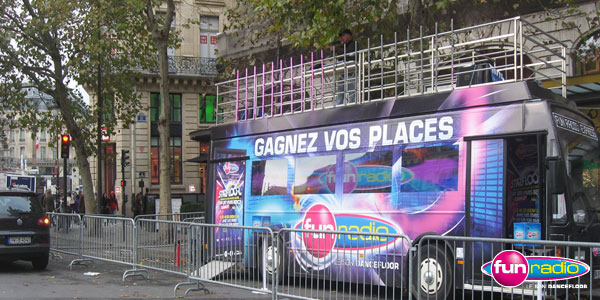 Le bus Starfloor sur la Place Diaghilev