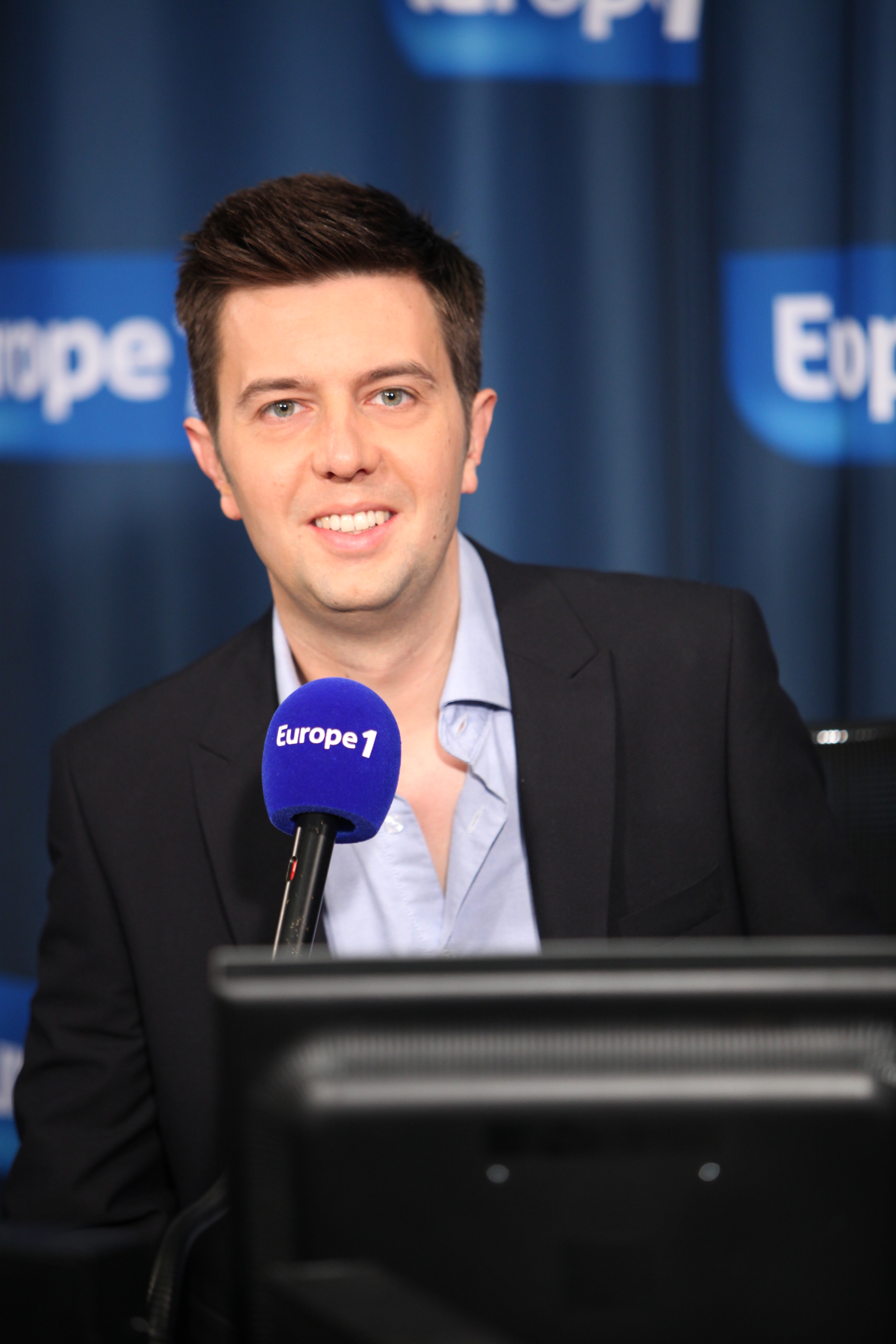 Europe 1 : "toujours plus d’info et d’impertinence pendant les fêtes"