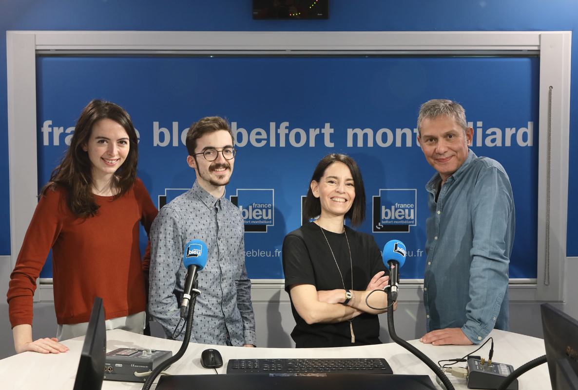 Sixtine Lys, Théo Martin, Émilie Pou, Stéphane Veaux à la tête de la matinale de France Bleu Belfort Montbéliard diffusée sur France 3 Bourgogne Franche‐Comté depuis le 8 juin 2021. © Laurent Herbrecht.