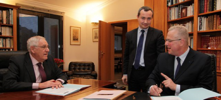 La signature du partenariat avec Jean-François Le Grand, président du CG50, Jean-Baptiste Bancaud, directeur délégué et Benoit Leclerc, directeur général de Tendance Ouest