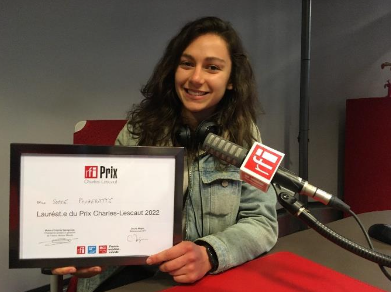 Sophie Pouzeratte lauréate du Prix RFI Charles Lescaut