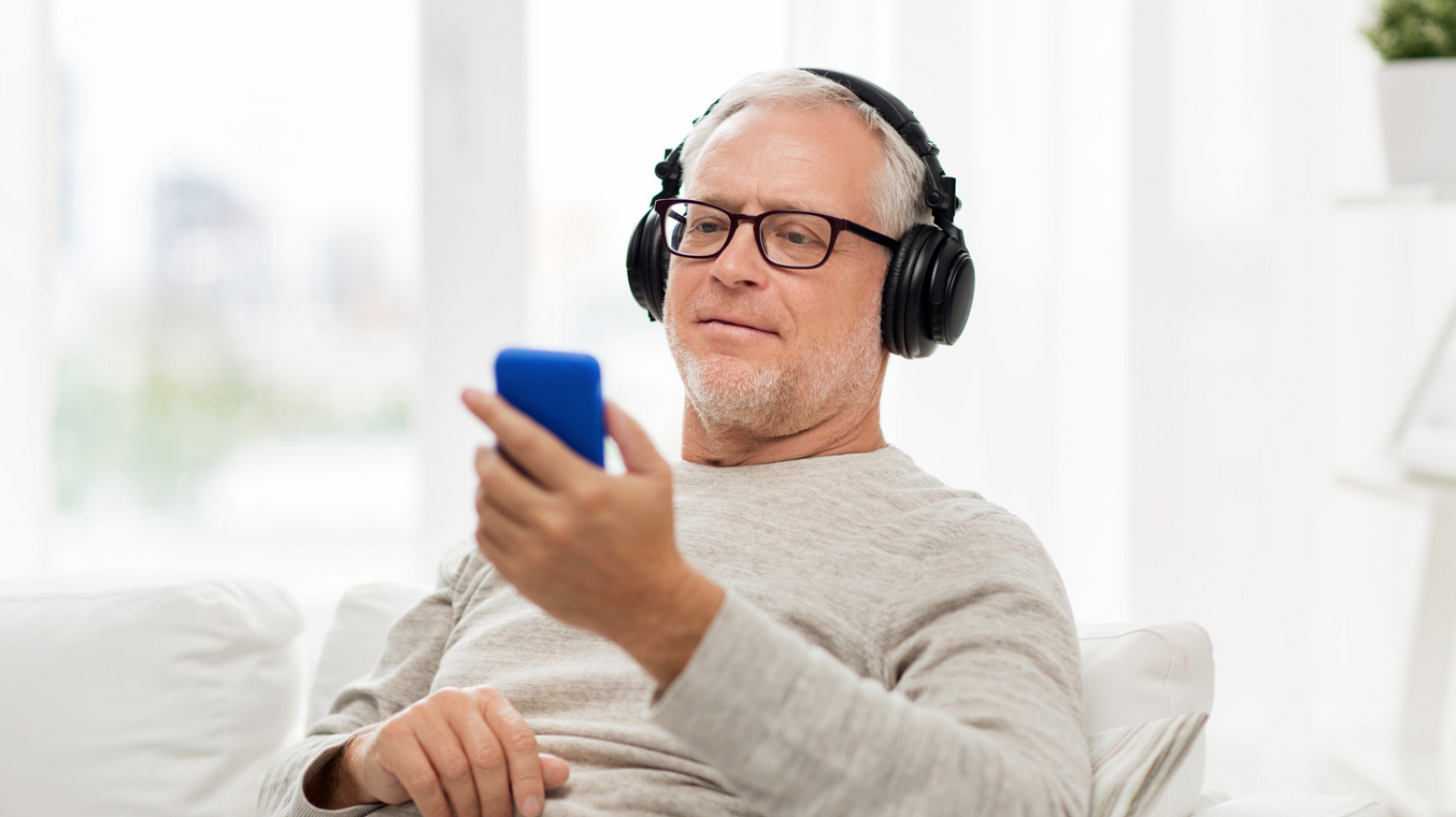 Une étude révèle la confiance envers les animateurs et les podcasteurs