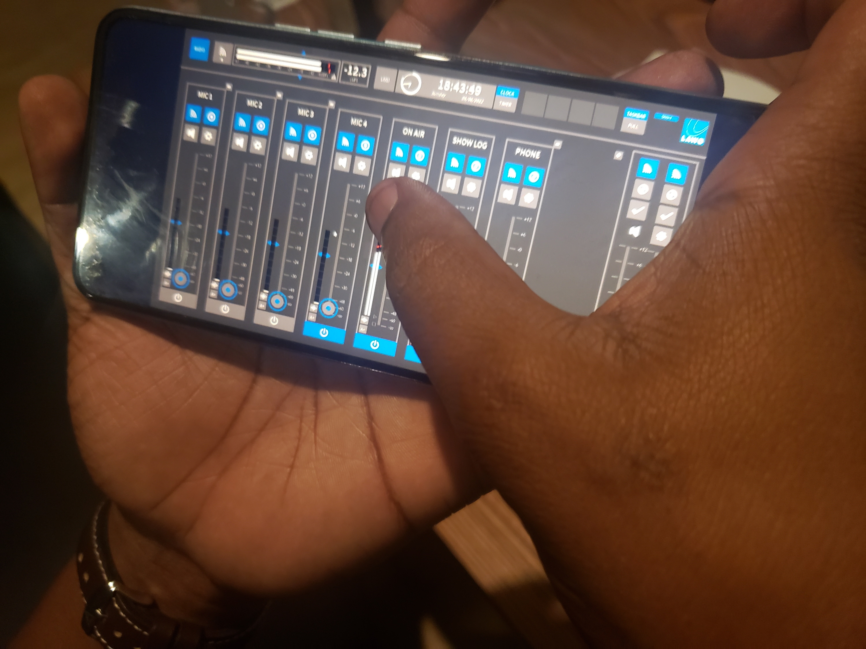 Kigali : Power FM se virtualise avec Lawo