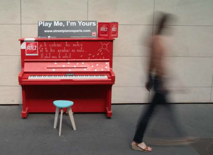 Un piano devant RTL2