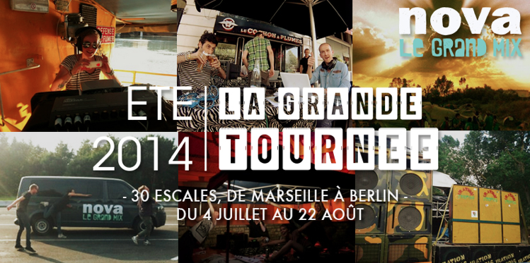 Tous les animateurs de la radio prennent l’antenne à tour de rôle pour faire voyager les auditeurs durant trois heures, tous les jours