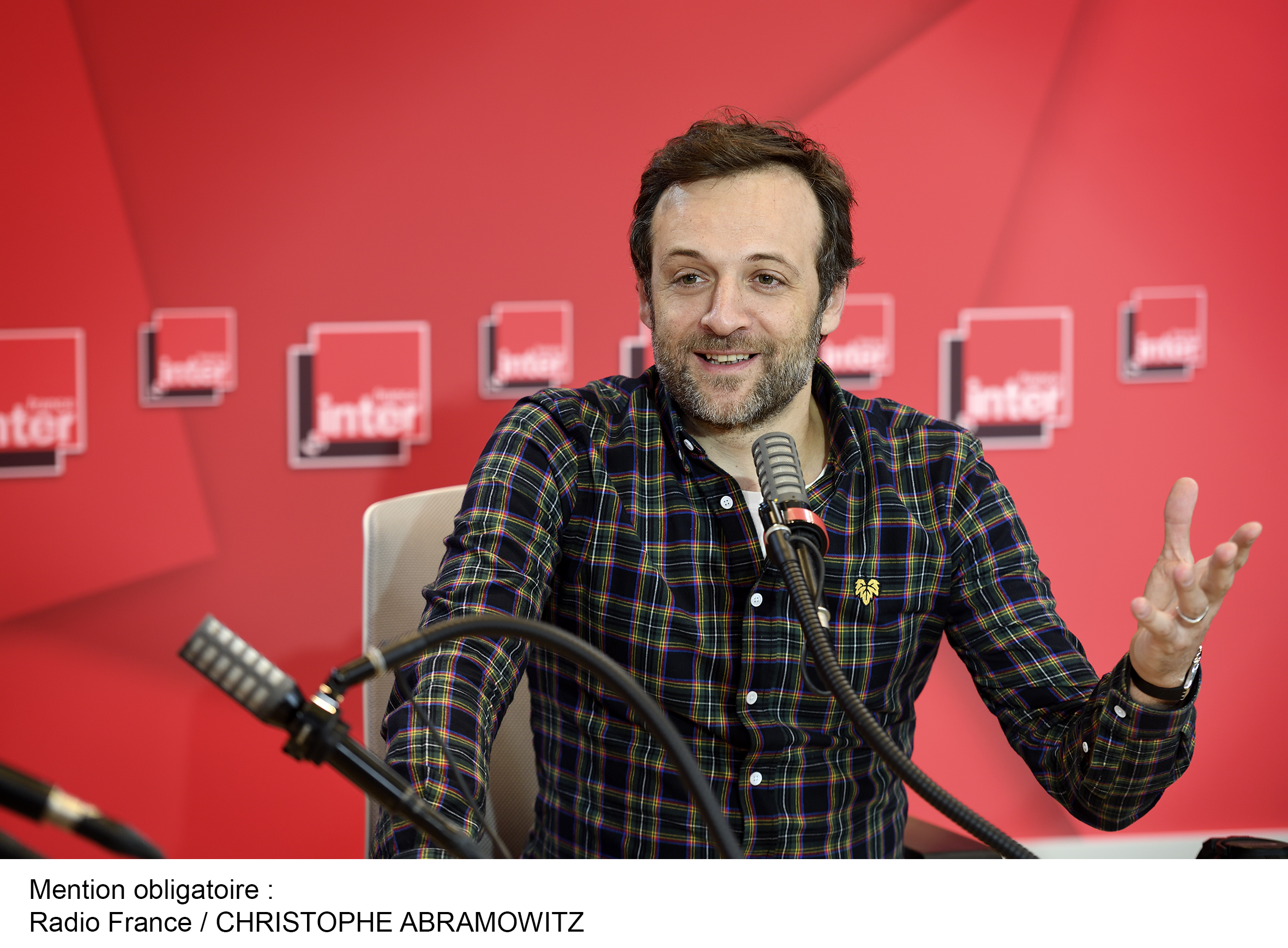 Sur France Inter, François-Régis Gaudry raconte la cuisine avec ceux qui la font. © Christophe Abramowitz / Radio France.
