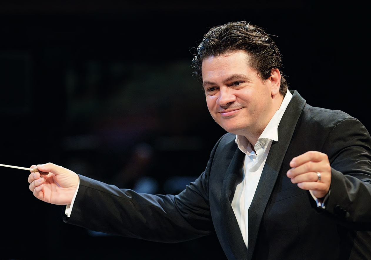 Cristian Măcelaru a pris ses fonctions de directeur musical de l’Orchestre National de France le 1er septembre 2020 © Christophe Abramowitz - Radio France