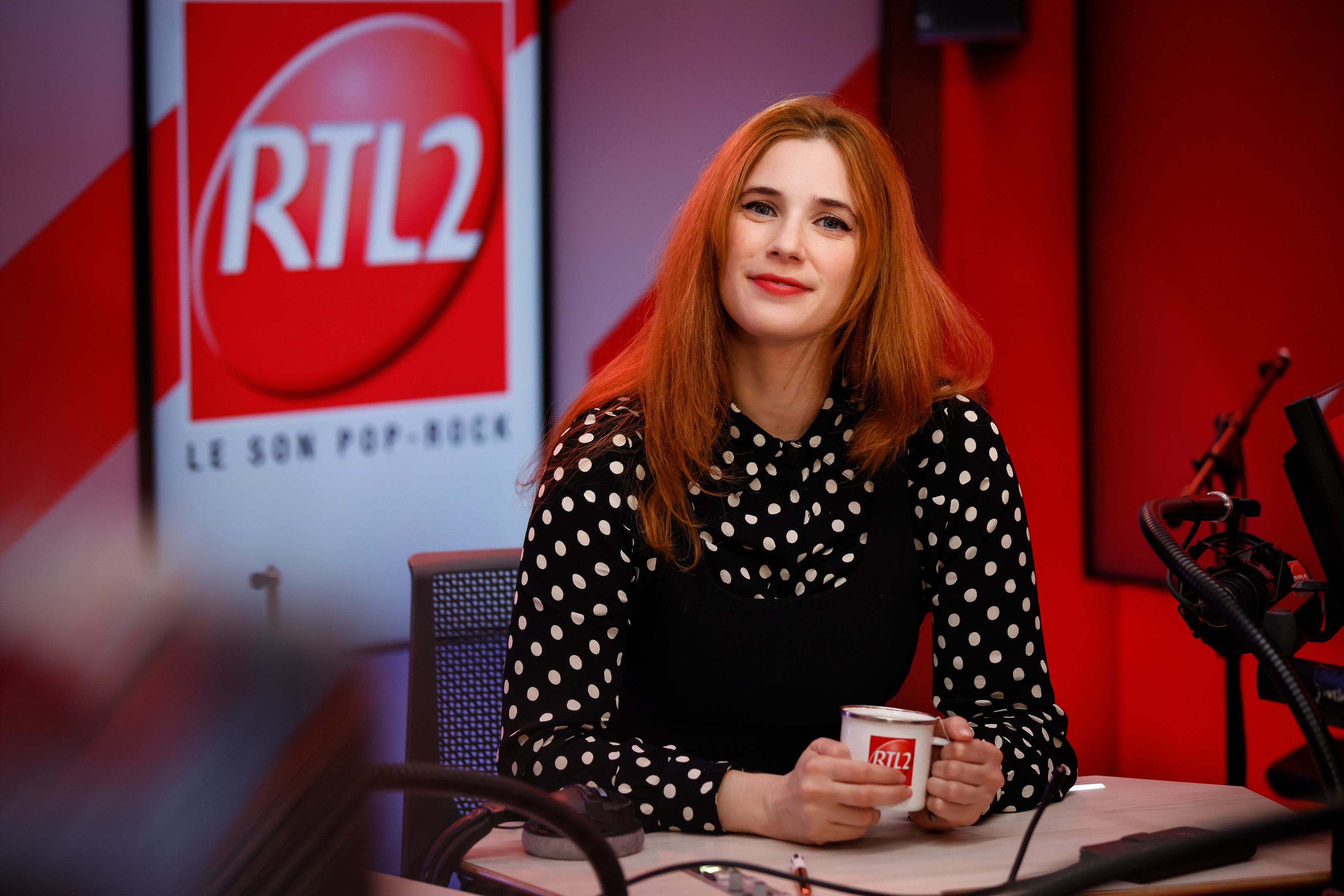 Depuis le début de saison, Marjorie Hache anime Pop-Rock Station, en semaine, sur RTL2. © Thomas PADILLA / AGENCE 1827 / RTL2.