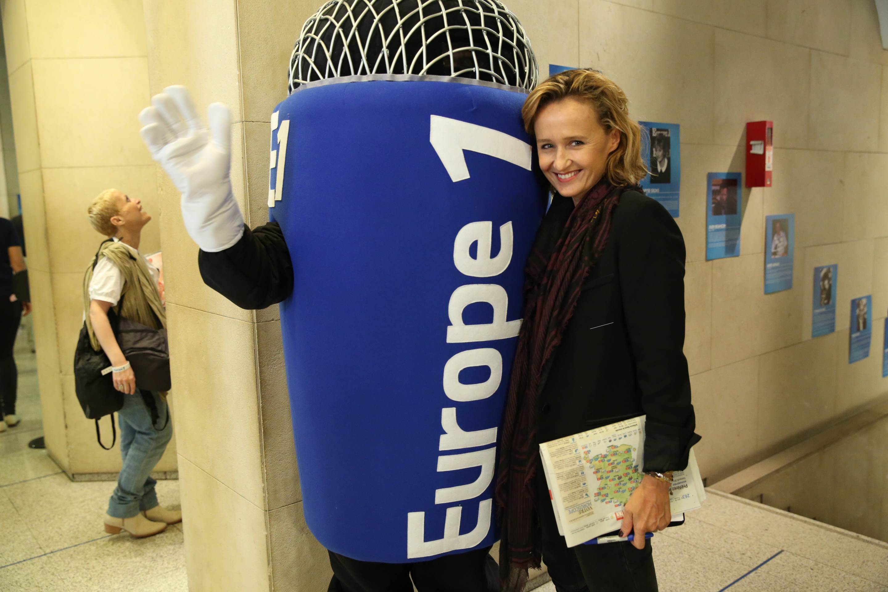 Caroline Roux et le micro d'Europe 1