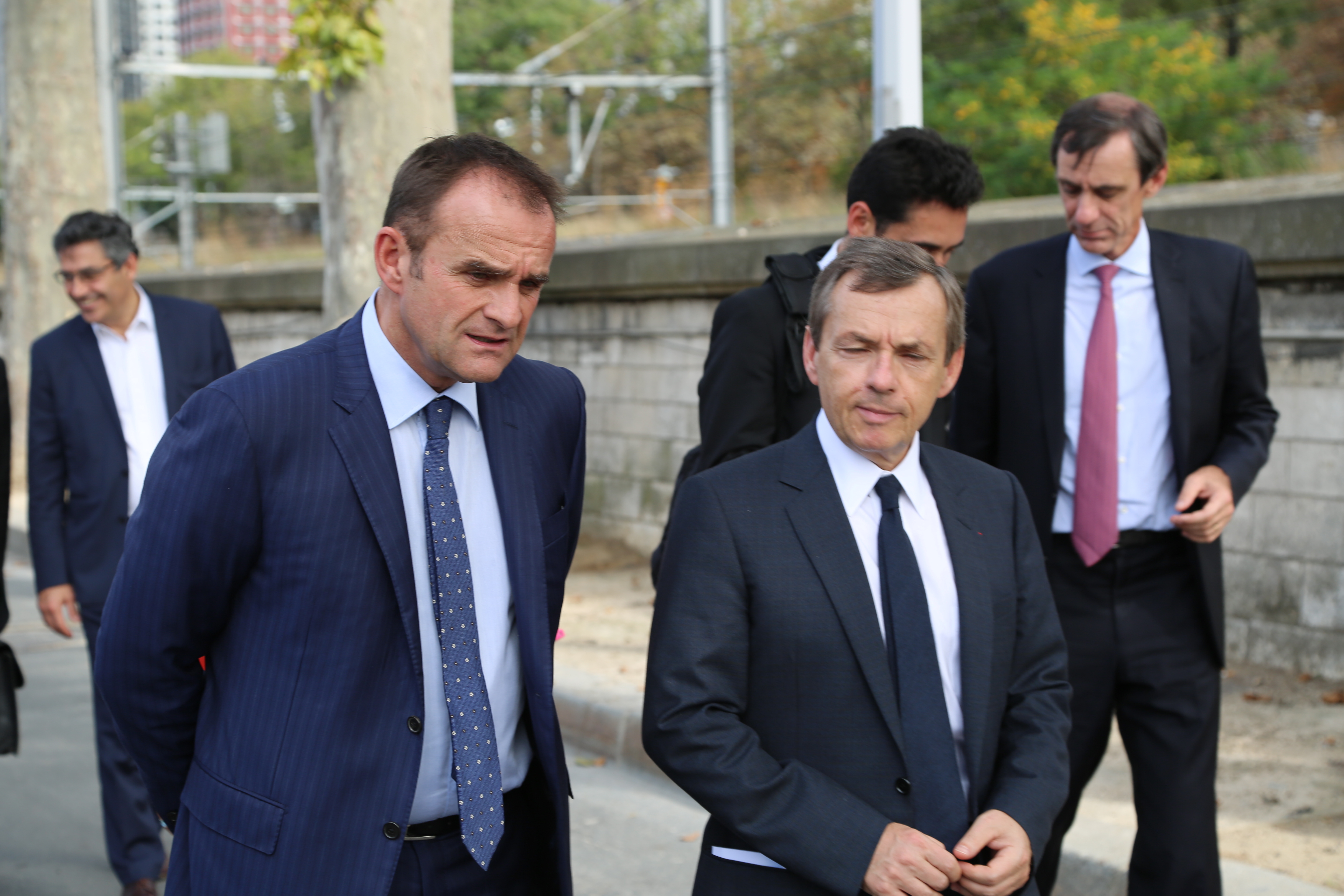 Alain Weill le patron de NextRadioTV (à droite) en compagnie de Frank Lanoux, le directeur de RMC (à gauche) © Serge Surpin