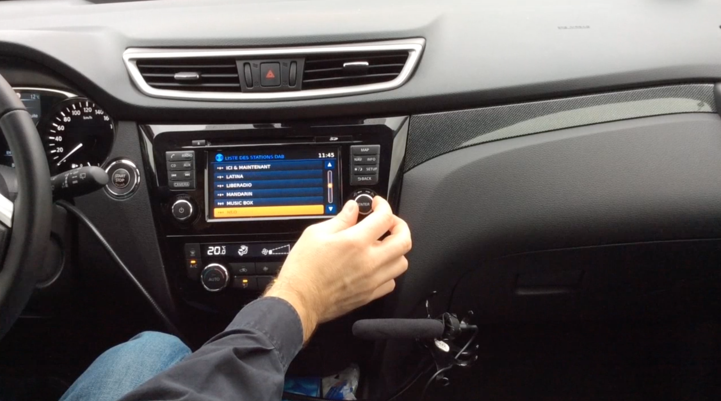 A Paris, la RNT permet d'écouter des radios qui ne sont pas présentes sur la FM. Mais l'inverse est aussi vrai.