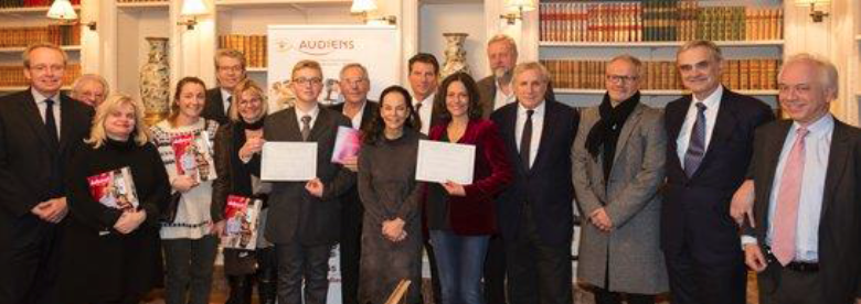 L'équipe de Radio Temps Rodez entourée des membres du jury et des 2 autres lauréats