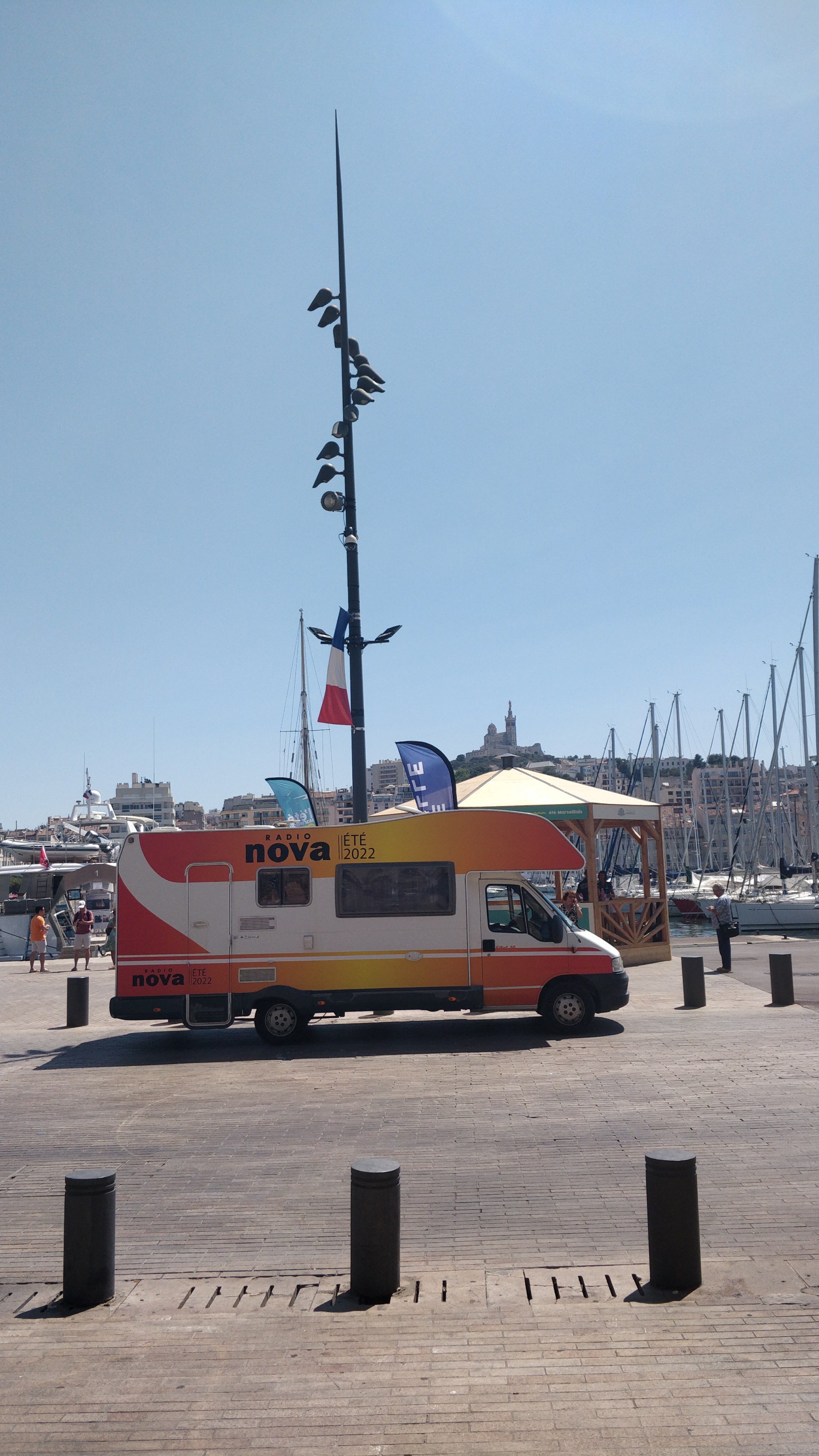 Sur les routes de France, le camping-car Radio Nova. © Radio Nova.