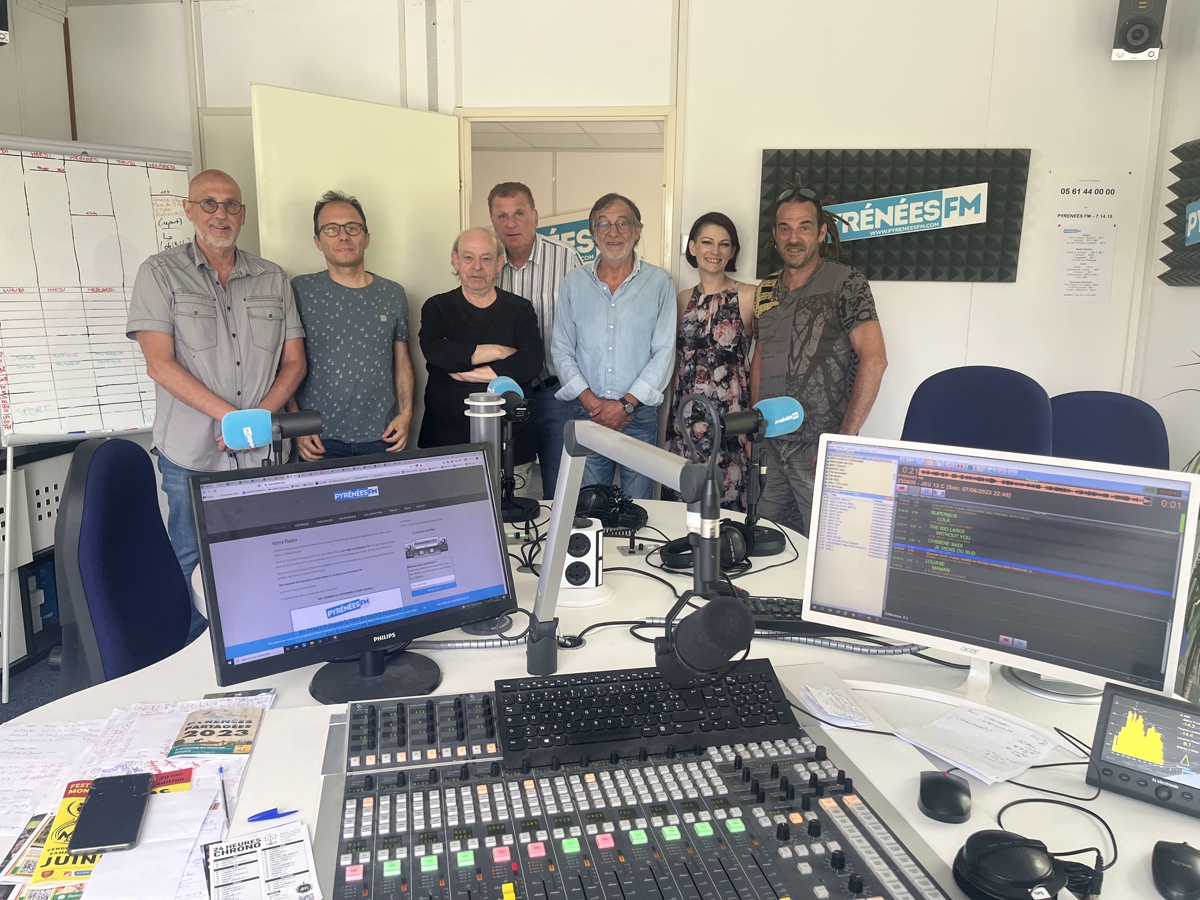 Une équipe purement locale. © Pyrénées FM.