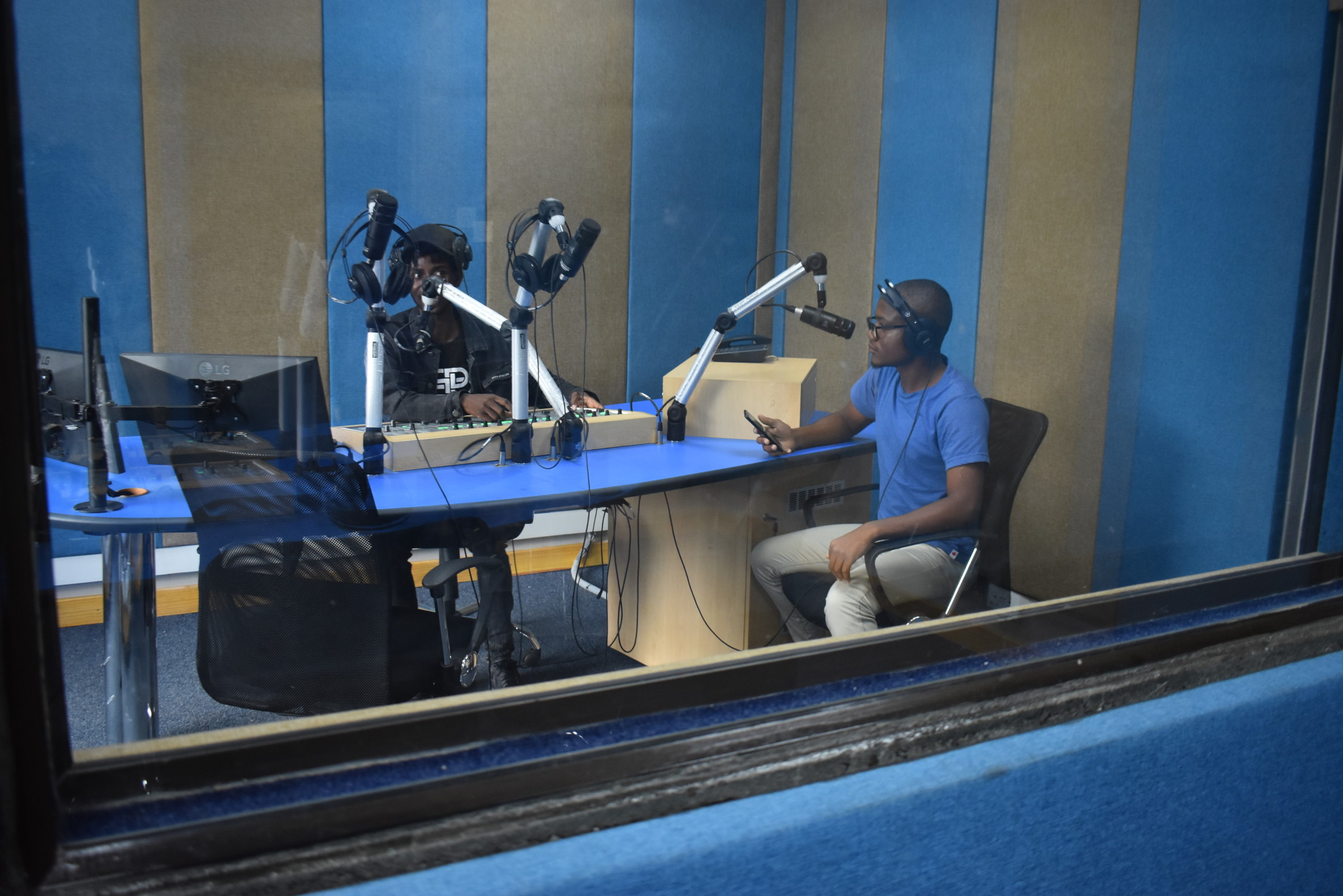 Lawo équipe une radio universitaire au Zimbabwe