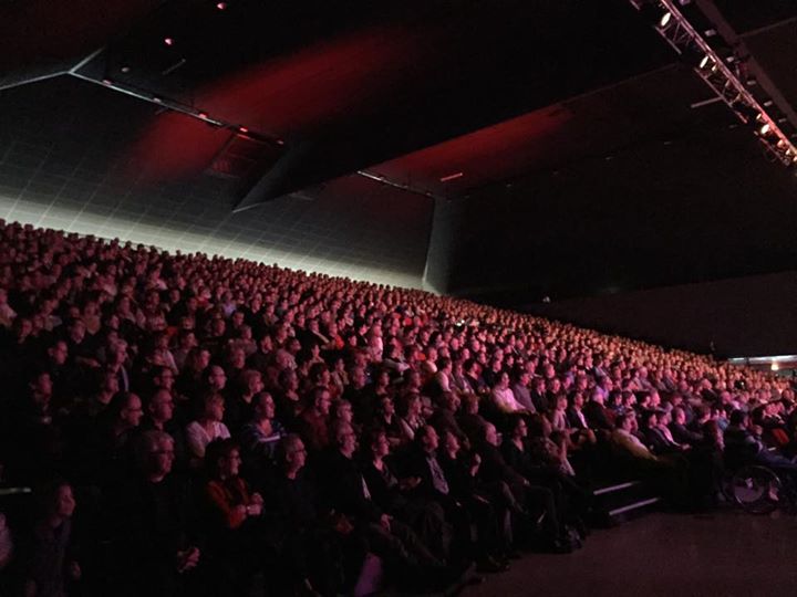 La grande salle du Parc Expo de Colmar était comble pour le gala des 35 ans de Dreyeckland © NC/RDL