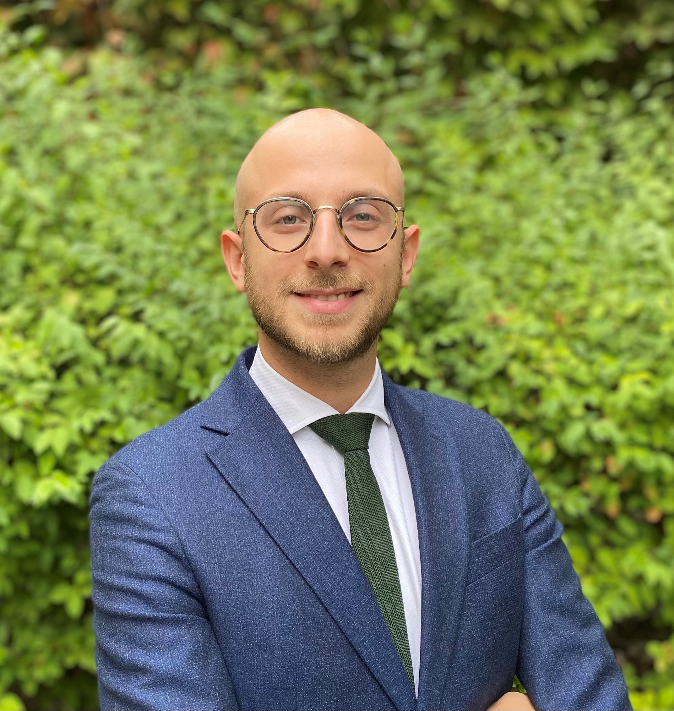 Victor Richon est aujourd’hui directeur de participations adjoint par intérim, en charge du secteur Services et Finance de l’APE