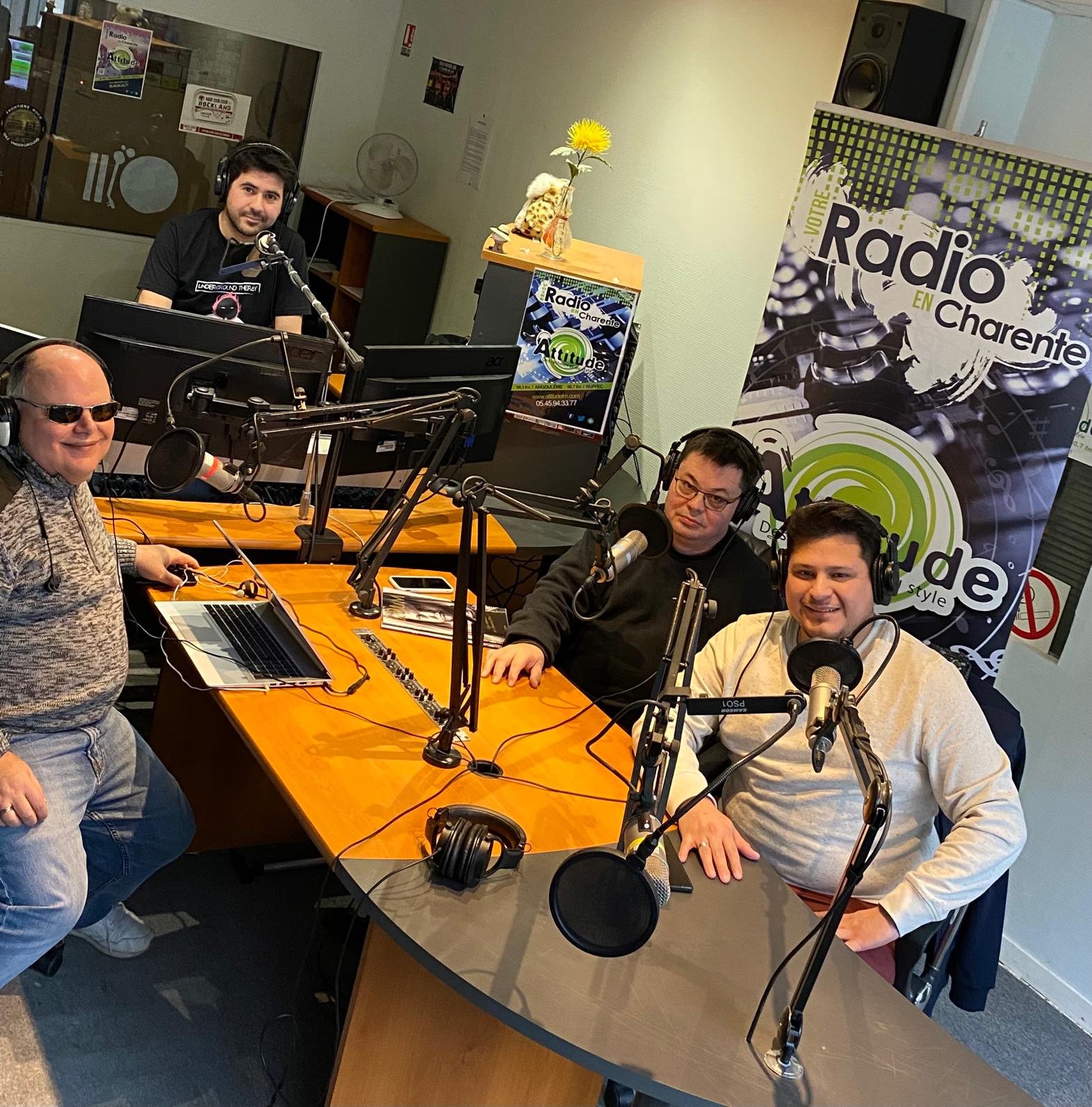 Stéphane Vincent, le président d'Attitude, et son équipe. © Attitude.