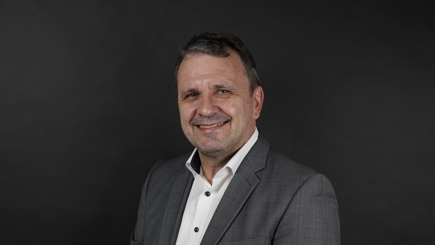 ès le 1er novembre, René Dönni Kuoni prendra aussi la tête de la division Concessions et gestion des fréquences