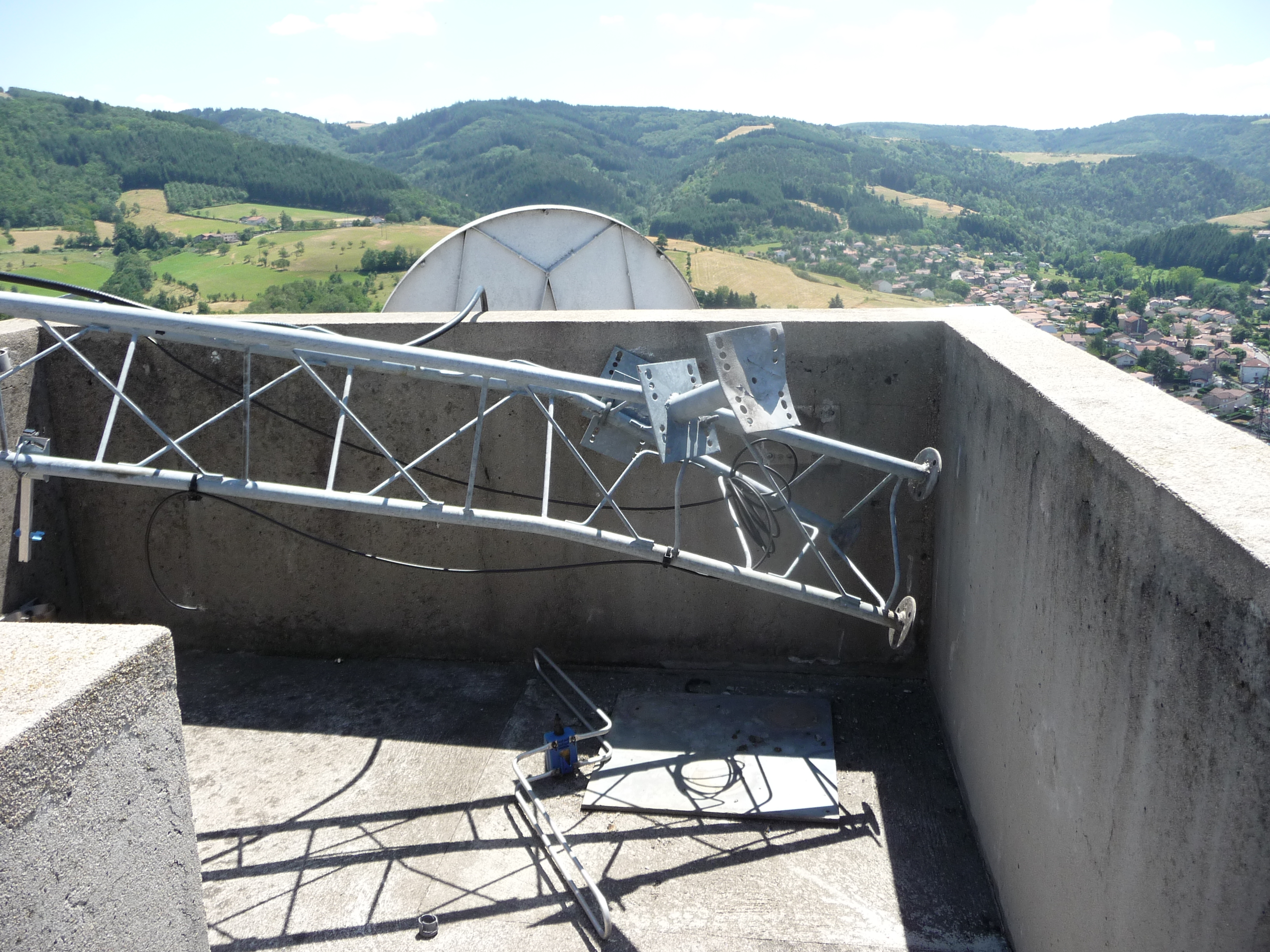 Une tornade emporte l'émetteur de Radio Ondaine